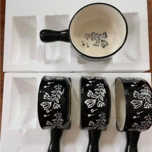 New 4 pc porcelain soup bowls - Picture 6 of 6